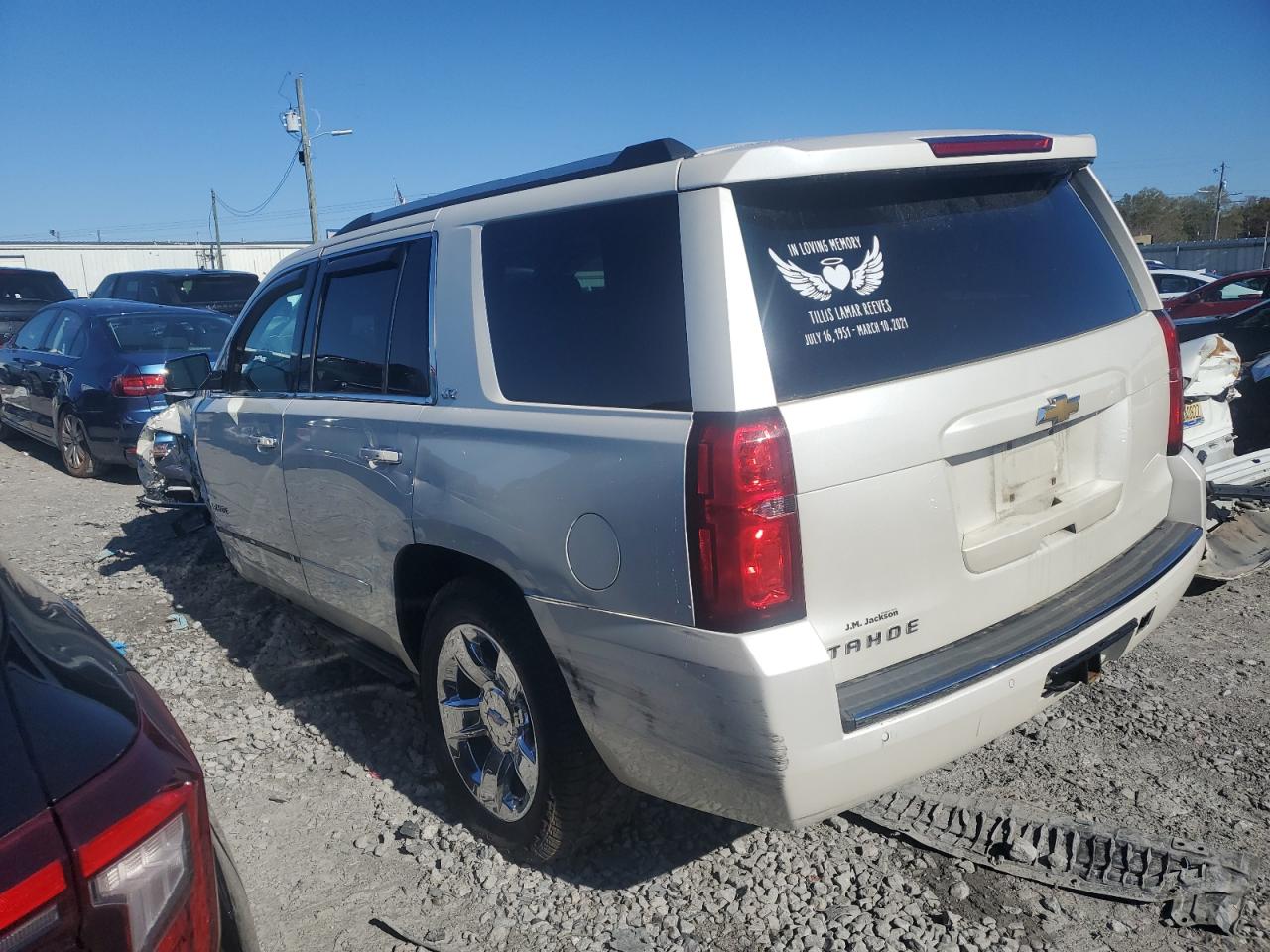 VIN 1GNSCCKC7FR255085 2015 CHEVROLET TAHOE no.2