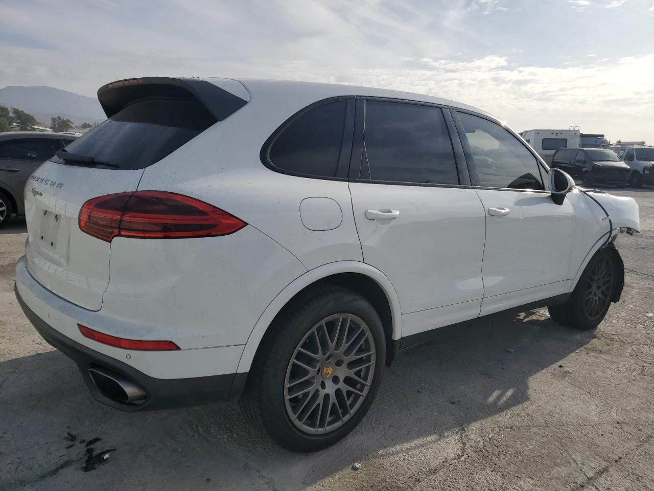 2017 Porsche Cayenne - Image 3