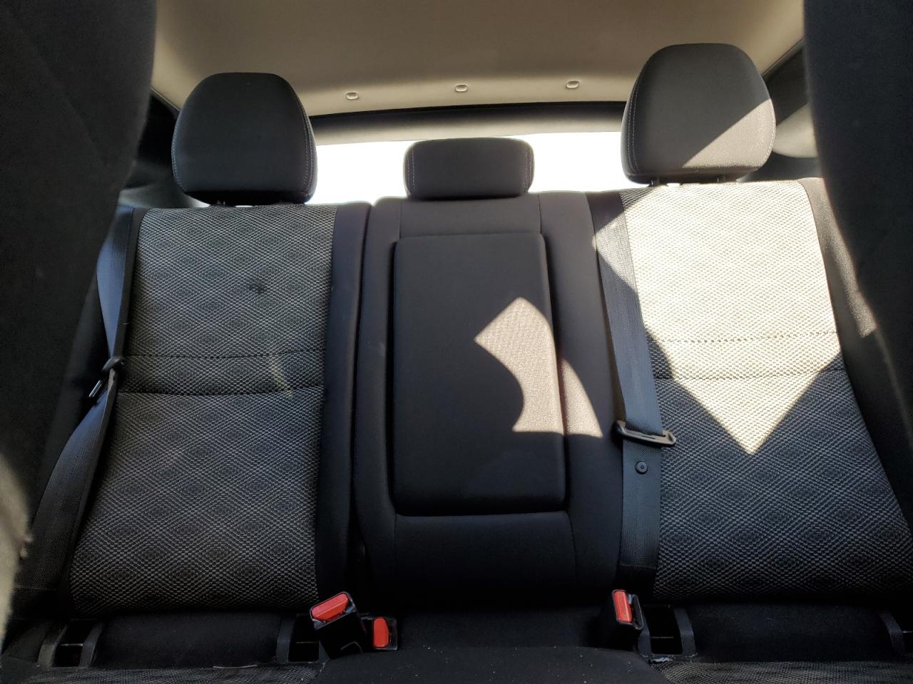 2018 Nissan Rogue - Image 10