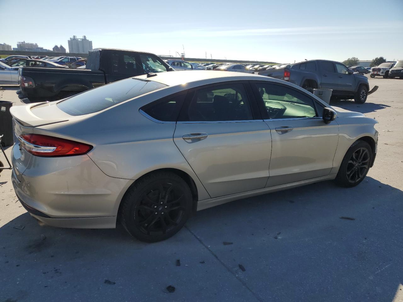 VIN 3FA6P0G78JR229235 2018 FORD FUSION no.3