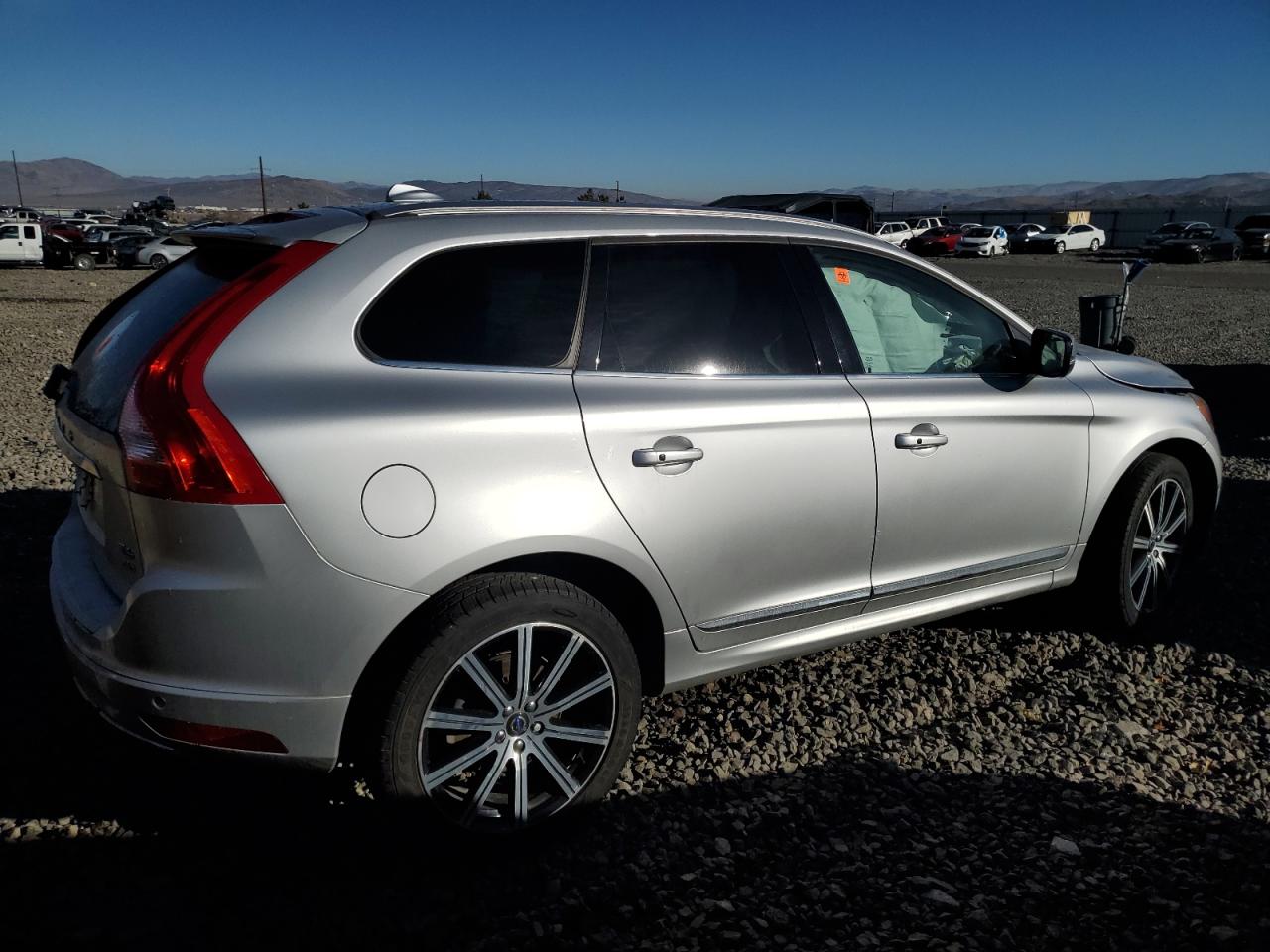 VIN YV4902RK7F2731915 2015 VOLVO XC60 no.3