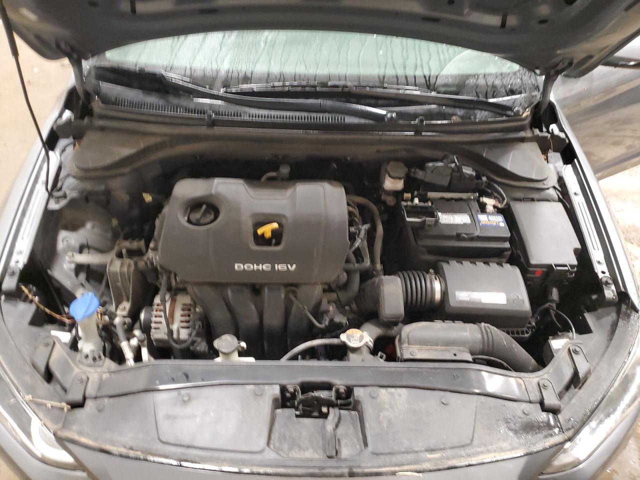 2017 Hyundai Elantra - Image 11