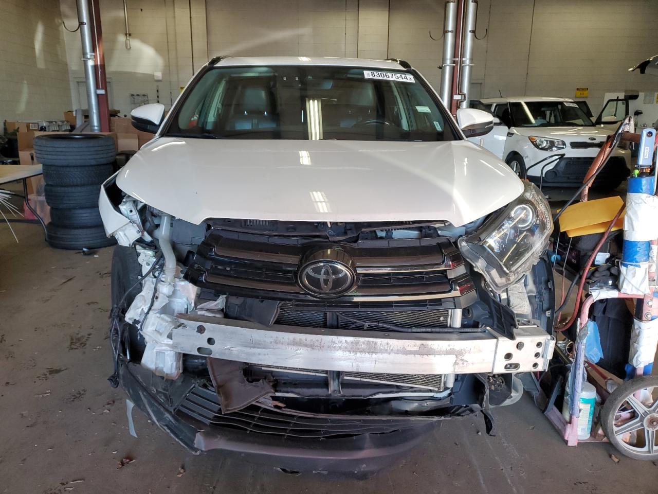 2019 Toyota Highlander - Image 5