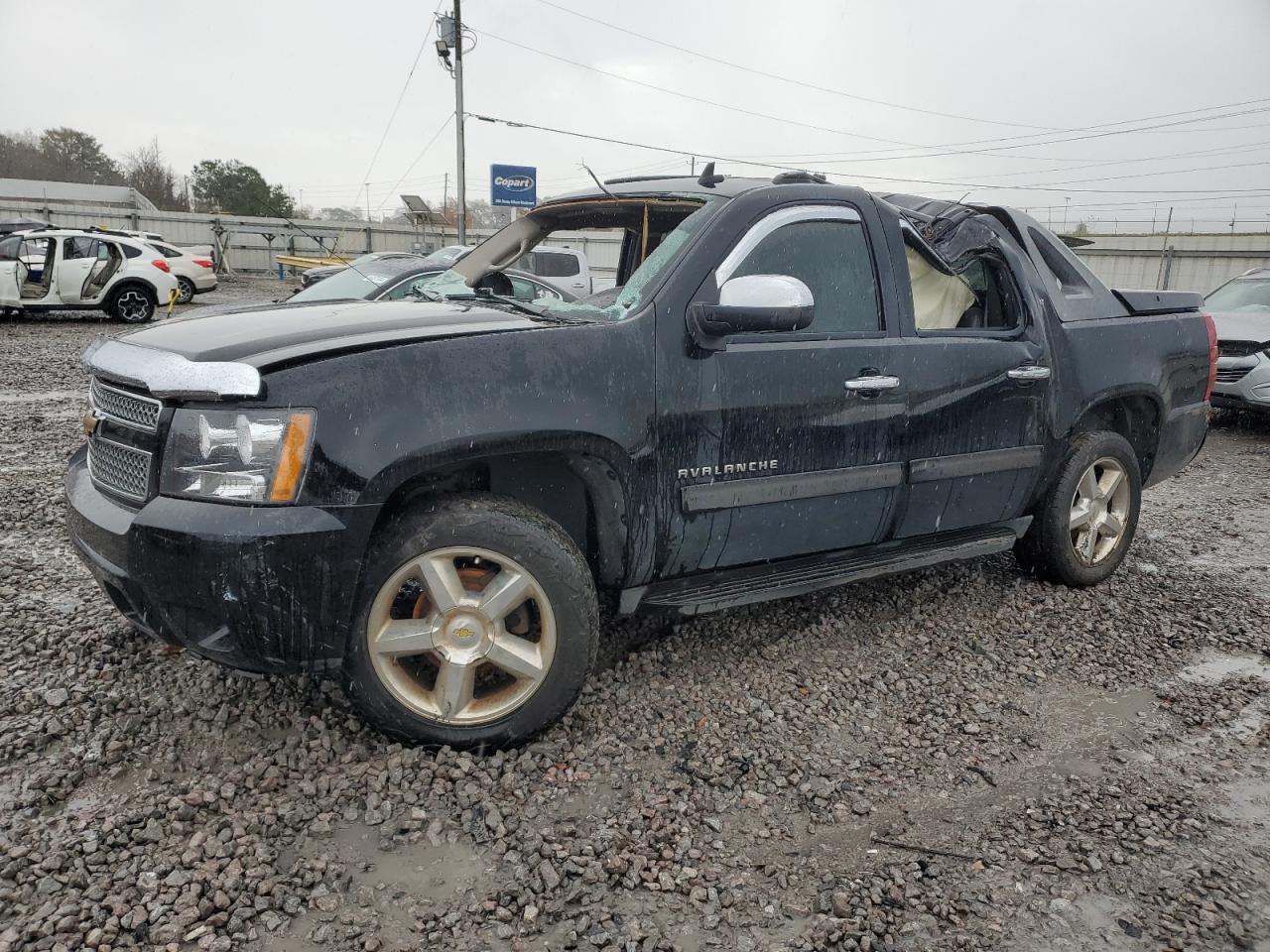 2011 Chevrolet Avalanche - Image 1