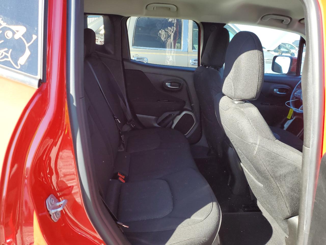 2017 Jeep Renegade - Image 11