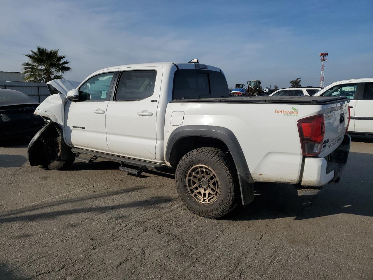 VIN 3TYCZ5AN5NT099806 2022 TOYOTA TACOMA no.2