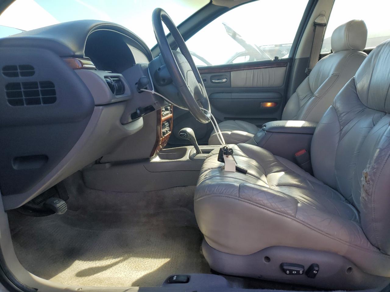 1994 Chrysler LHS - Image 7