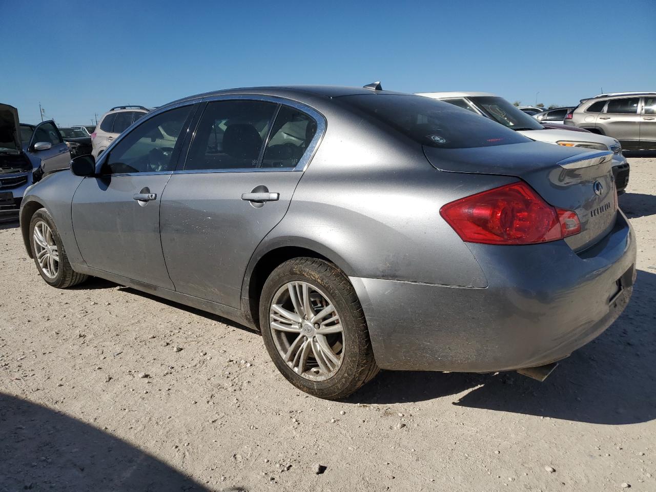 2011 Infiniti G - Image 2