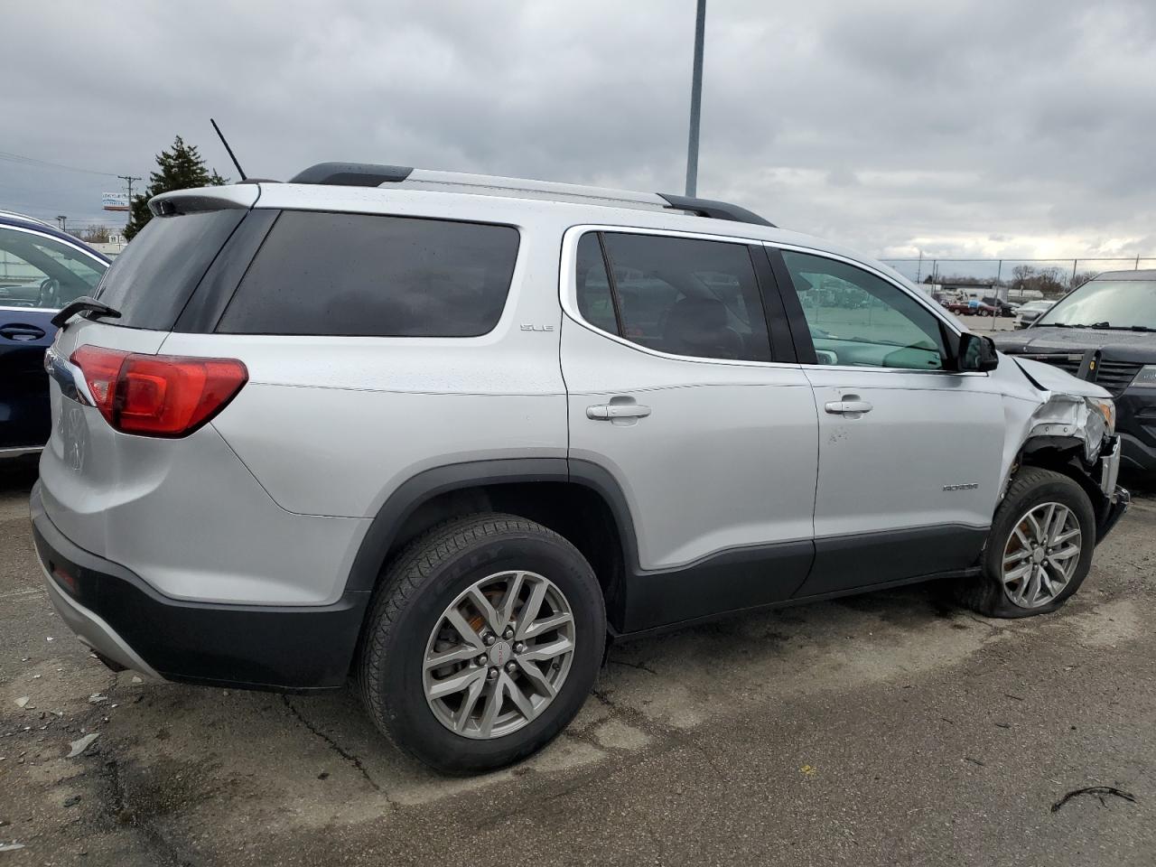 2017 GMC Acadia - Image 3