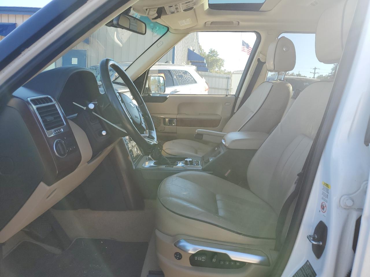 2012 Land Rover Range Rover - Image 7