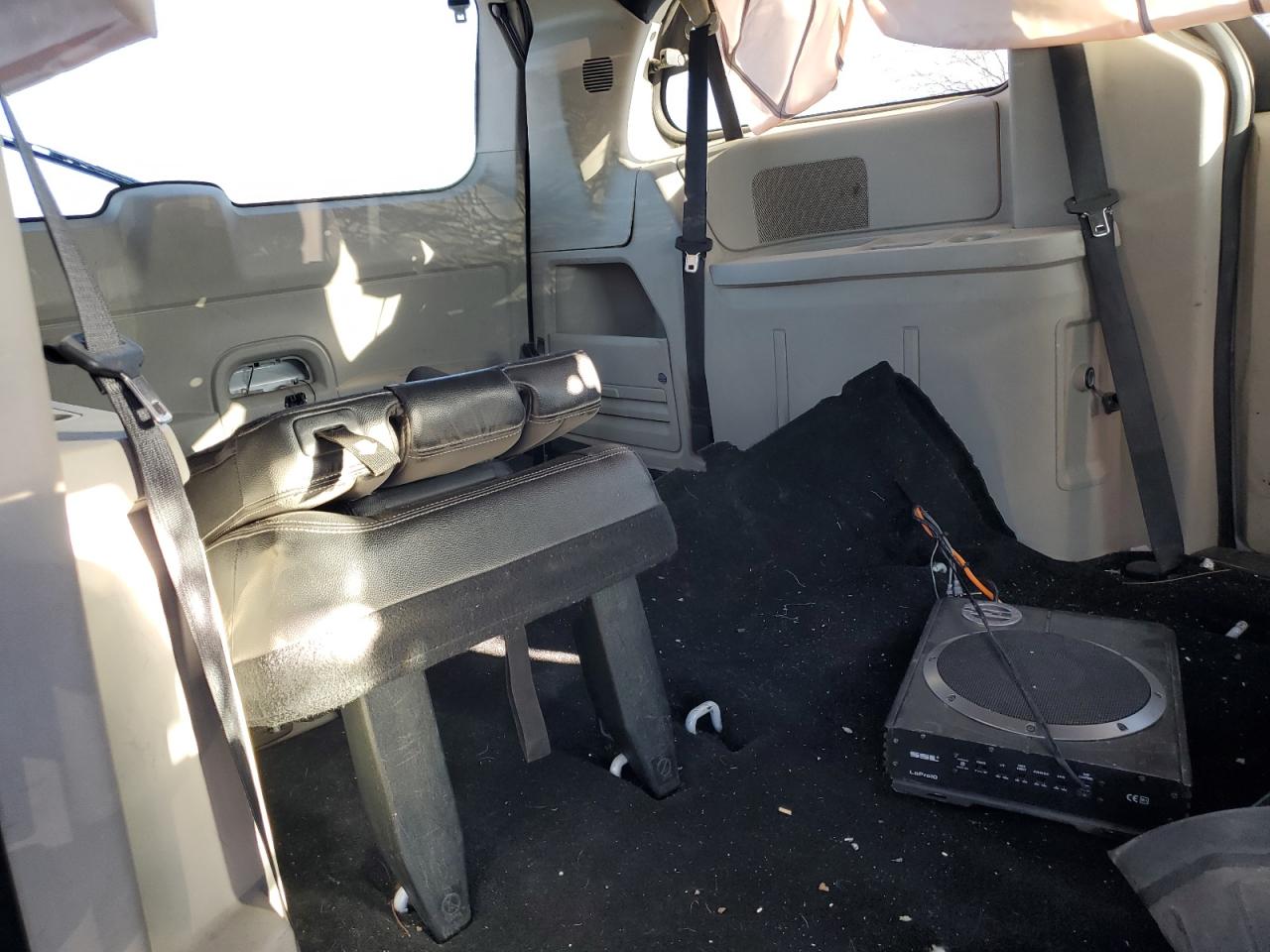 2017 Dodge Caravan - Image 11