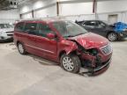 2014 Chrysler Town & Country Touring na sprzedaż w Milwaukee, WI - Front End