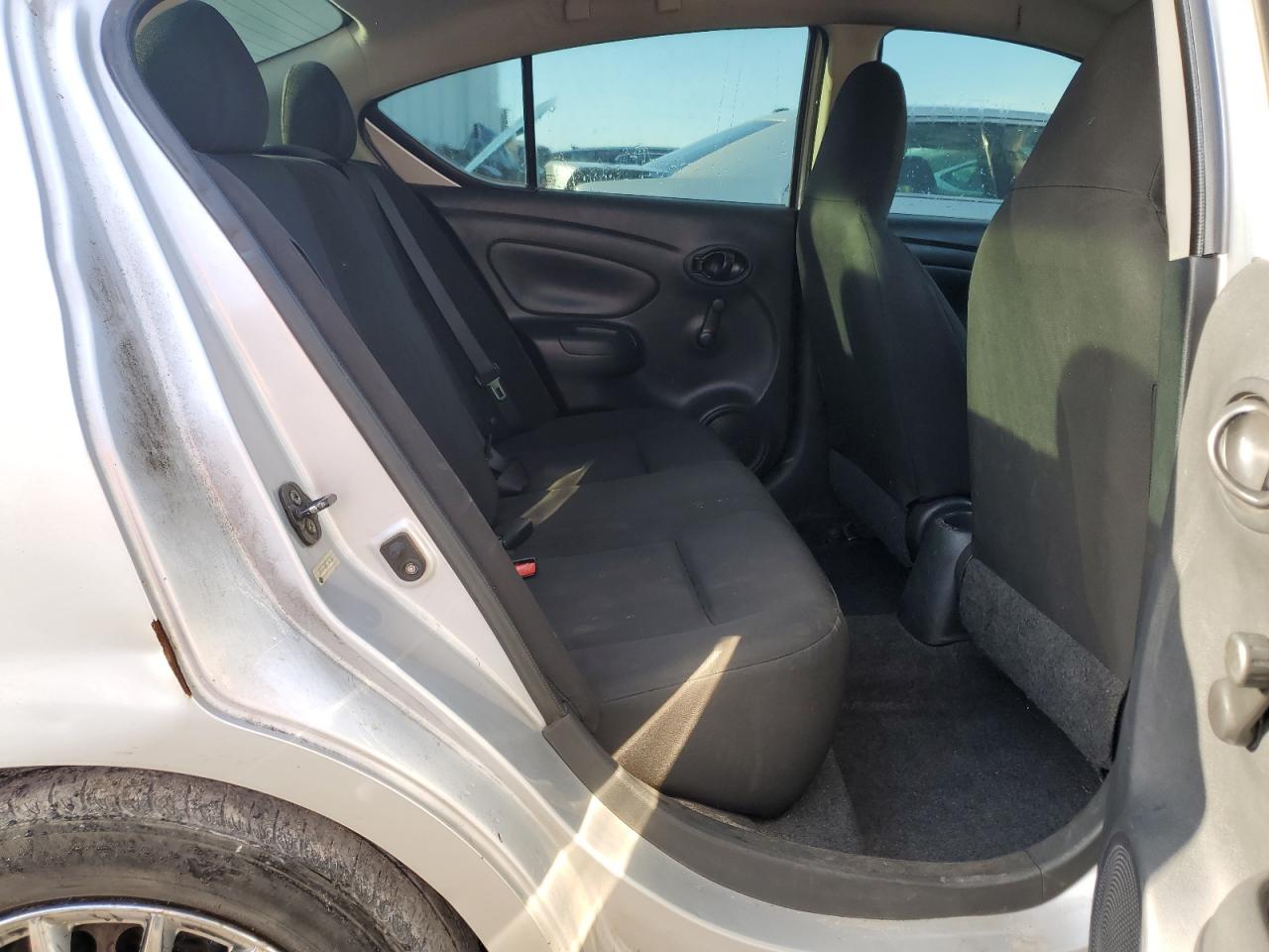 2015 Nissan Versa - Image 10