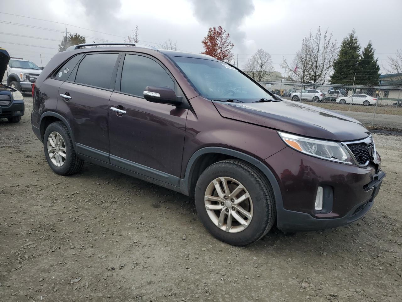 VIN 5XYKT3A66FG556935 2015 KIA SORENTO no.4