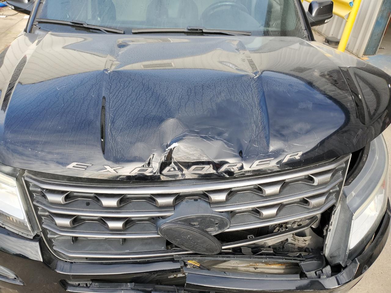 2017 Ford Explorer - Image 12