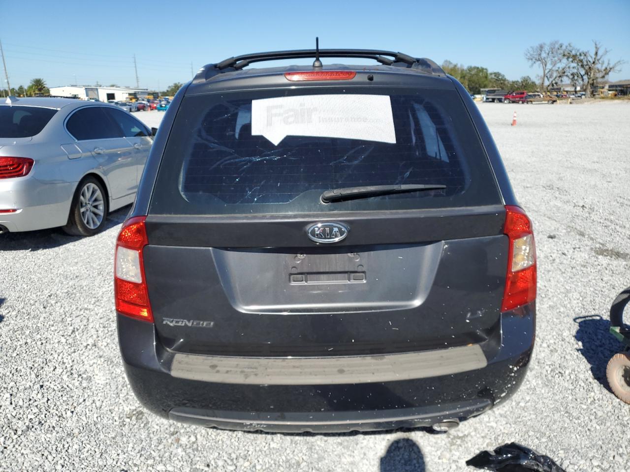 2007 Kia Rondo Base VIN: KNAFG525977094681 Lot: 82668824