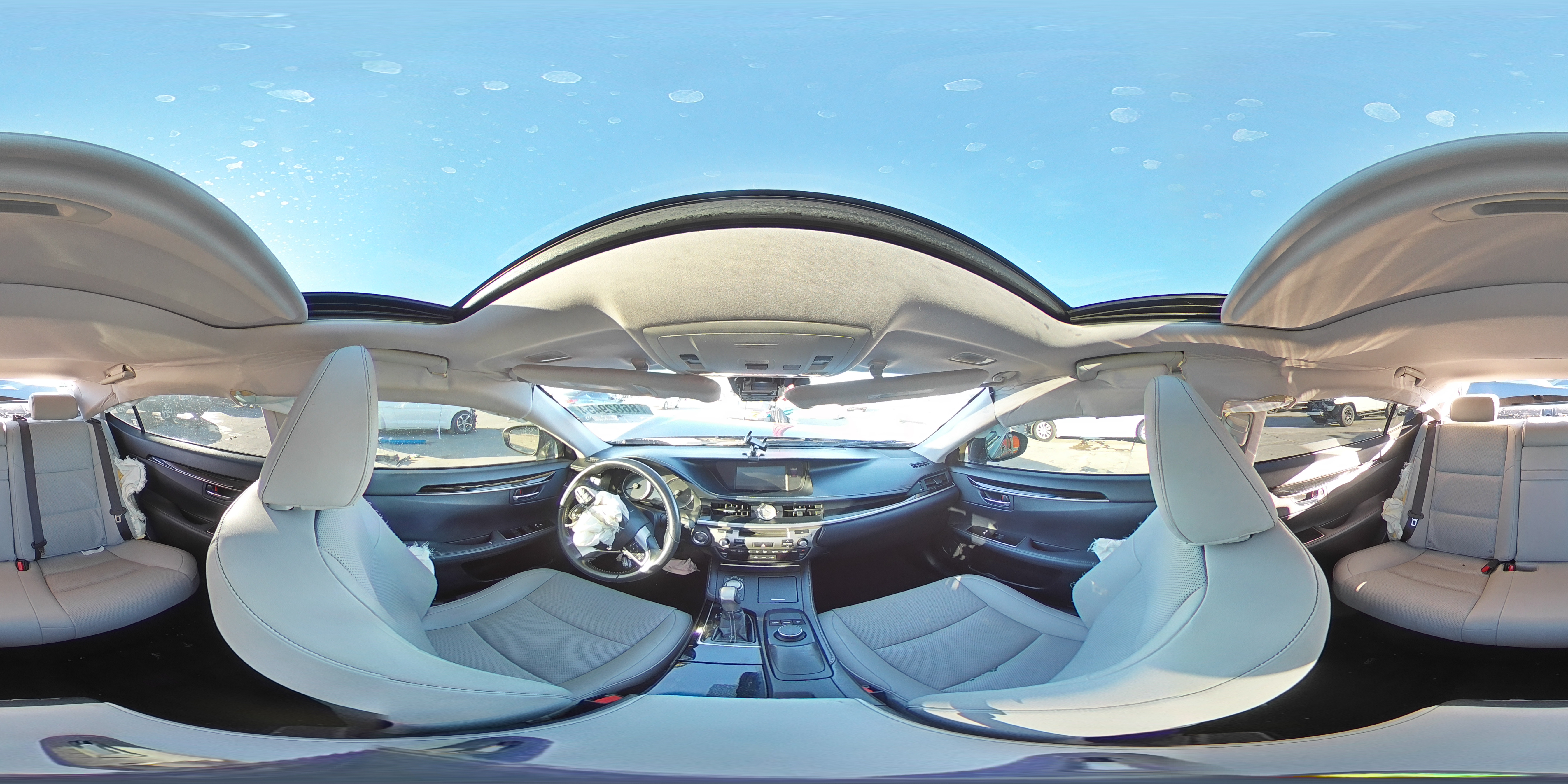 2017 Lexus ES - Image 15