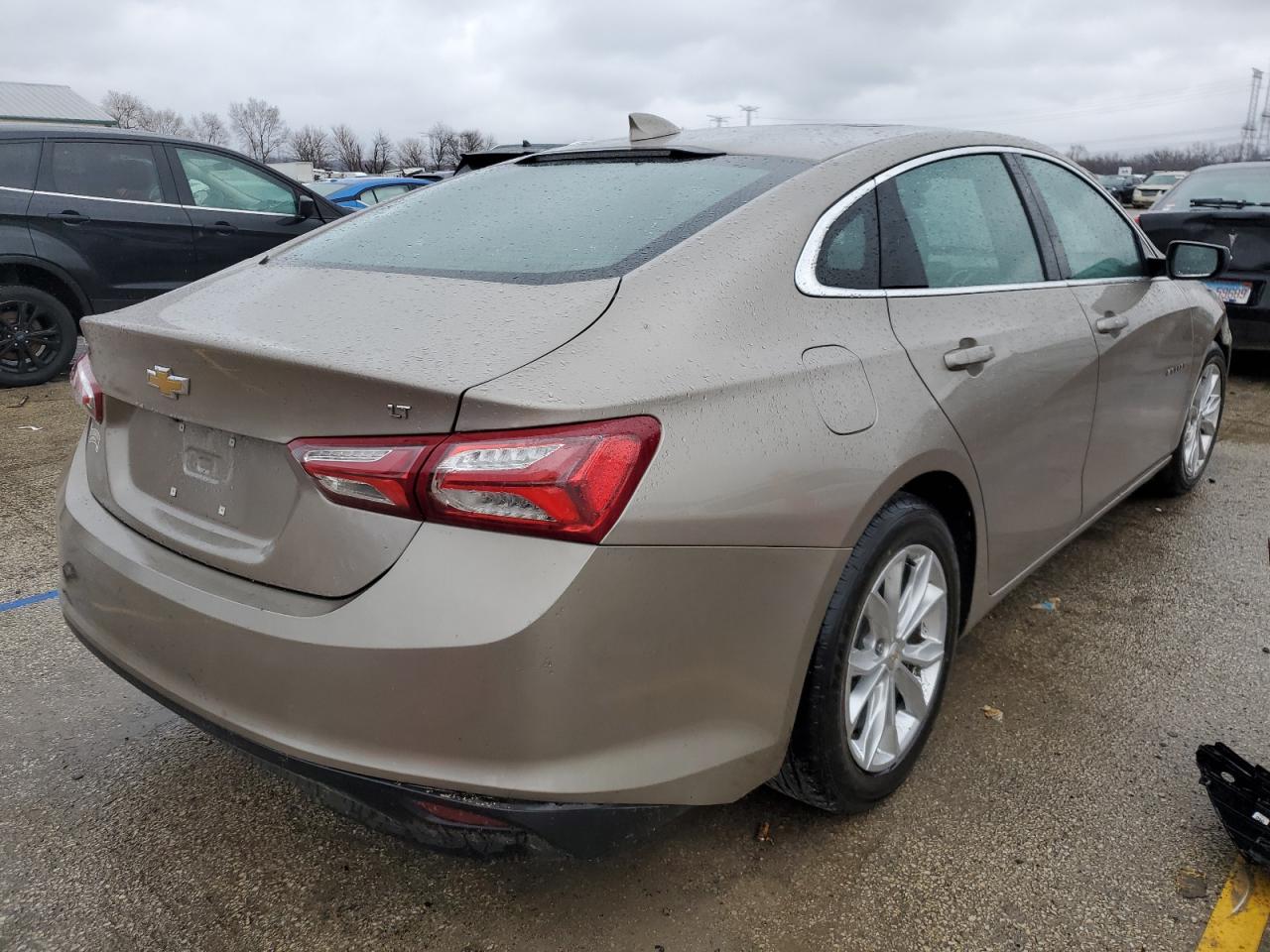 2022 Chevrolet Malibu - Image 3