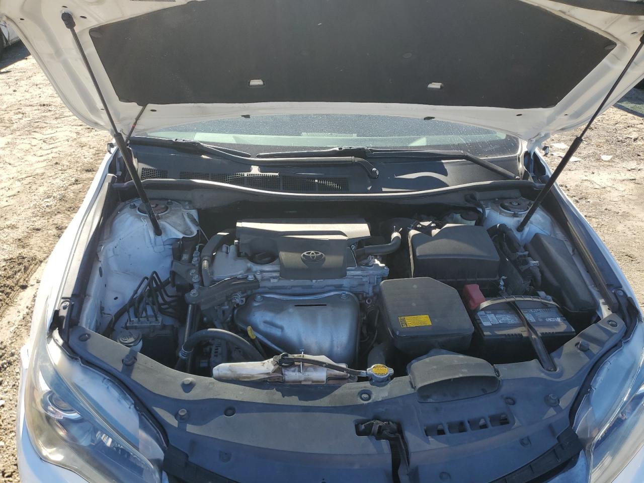 2015 Toyota Camry - Image 11