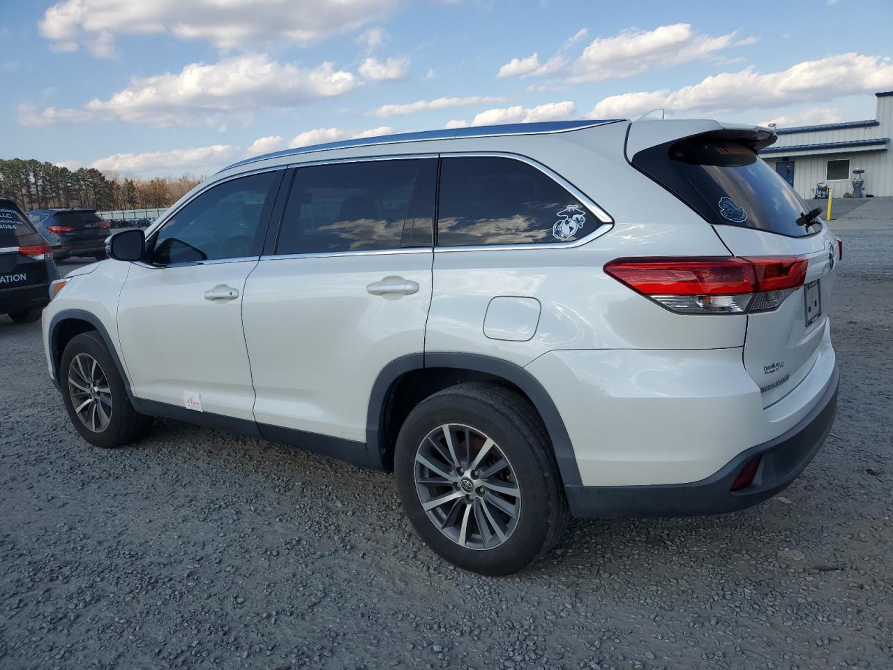 2019 Toyota Highlander - Image 2