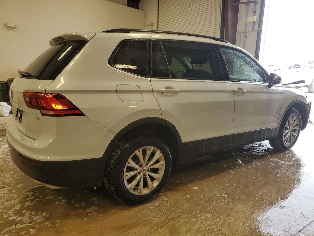 VIN 3VV1B7AX5JM077465 2018 VOLKSWAGEN TIGUAN no.3