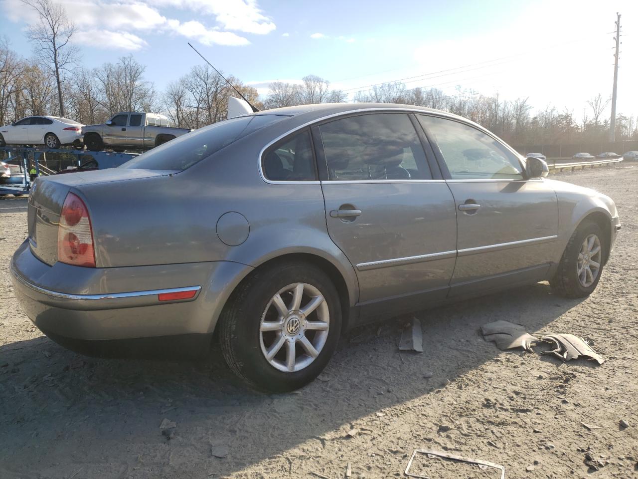 2004 Volkswagen Passat - Image 3