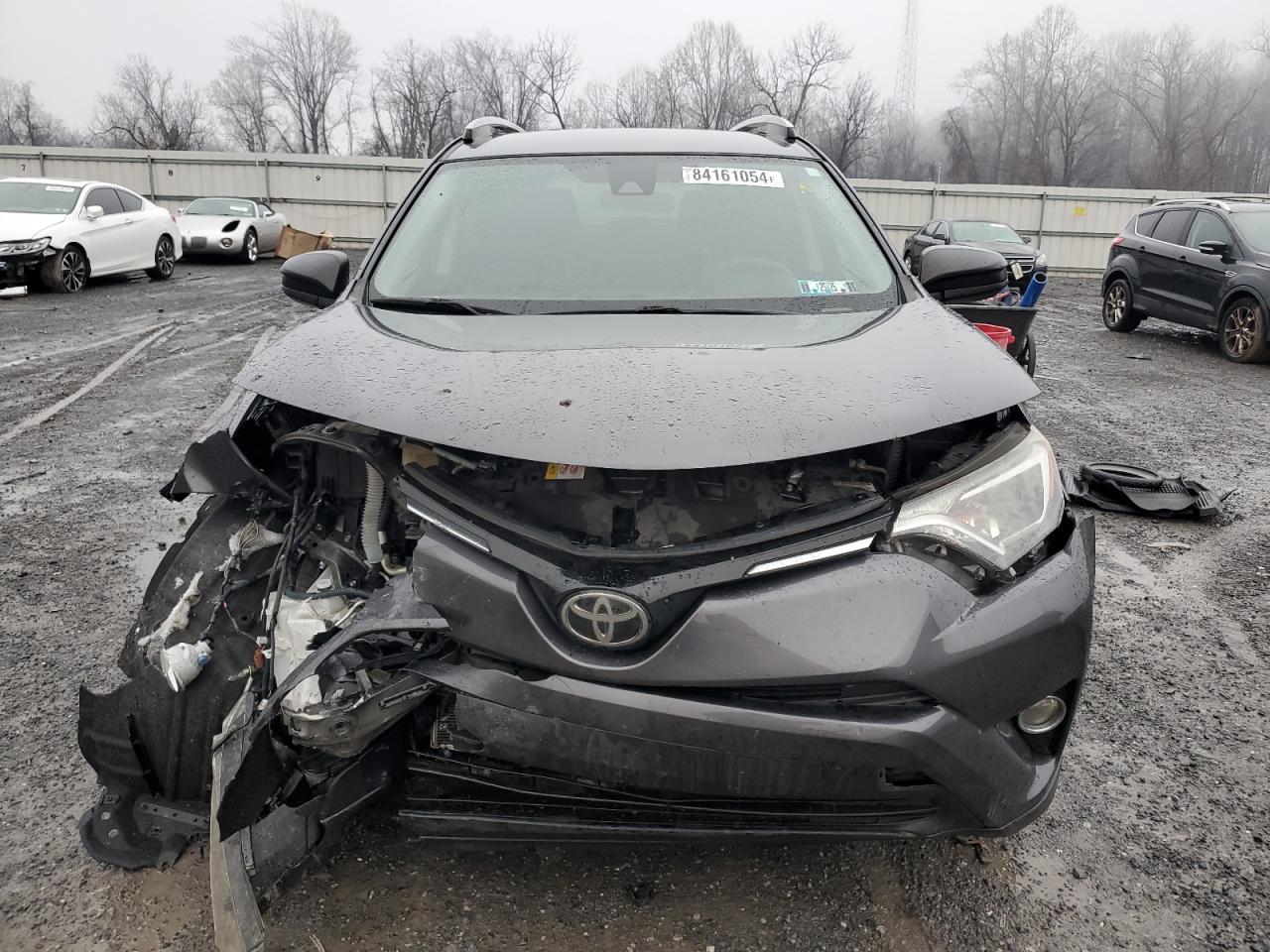 VIN JTMBFREV7HJ704766 2017 TOYOTA RAV4 no.5