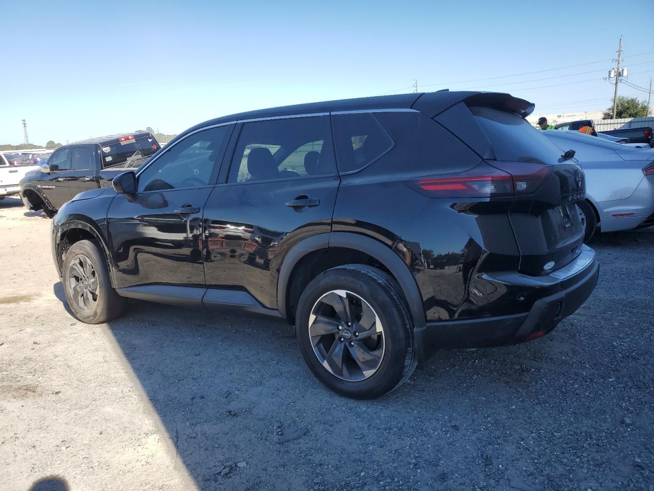 2024 Nissan Rogue - Image 2