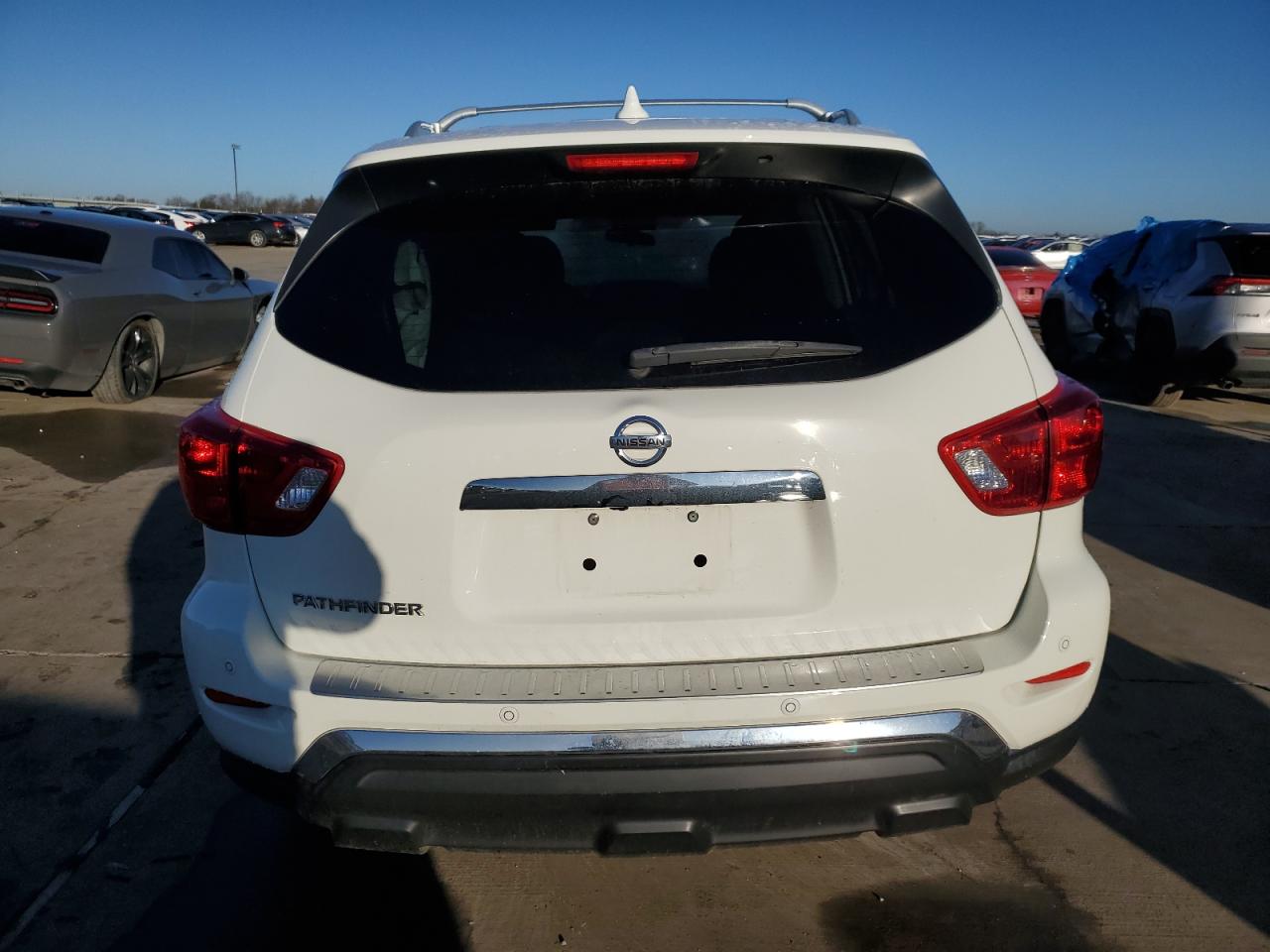 2020 Nissan Pathfinder - Image 6
