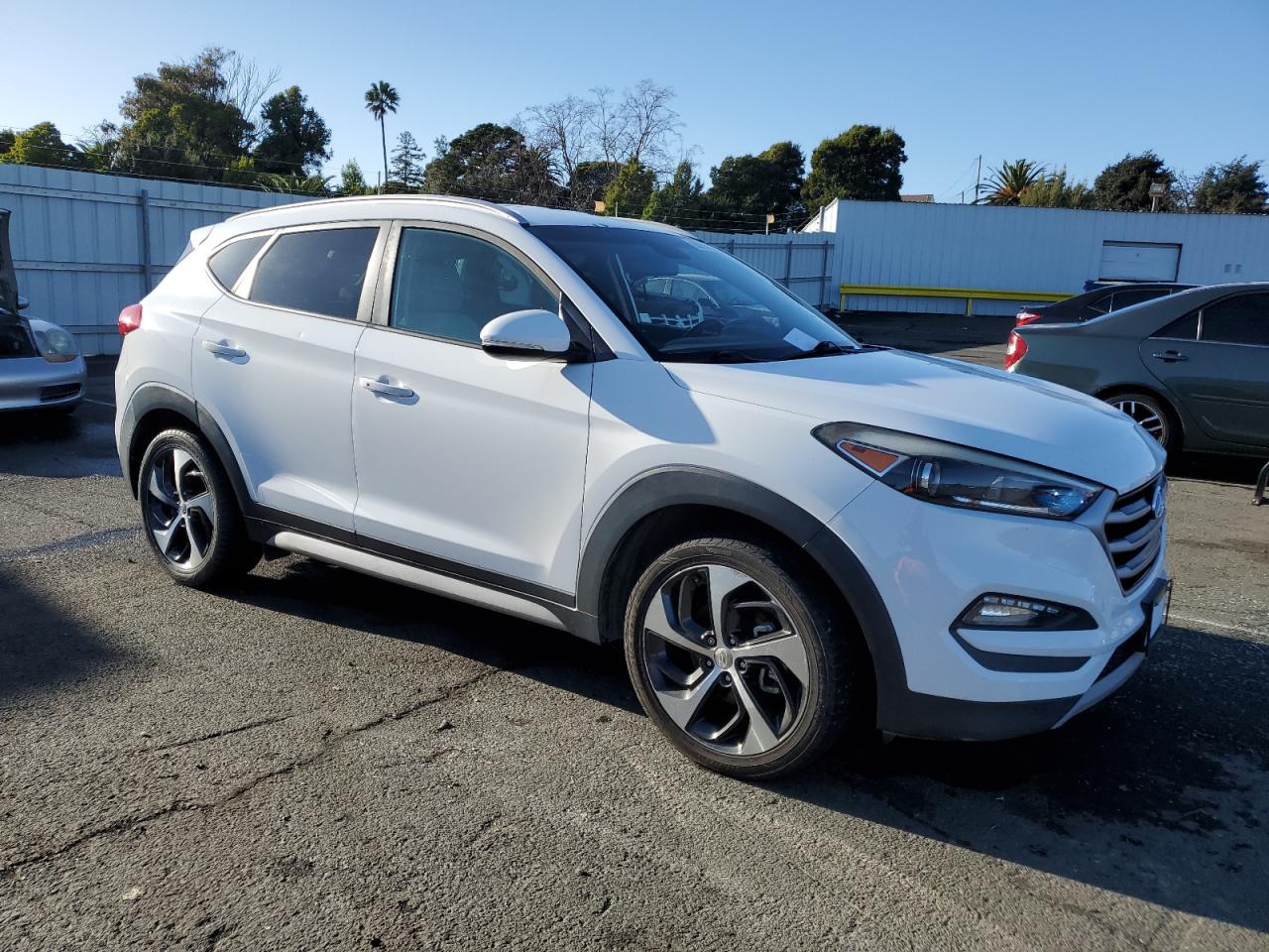 VIN KM8J3CA22HU502554 2017 HYUNDAI TUCSON no.4