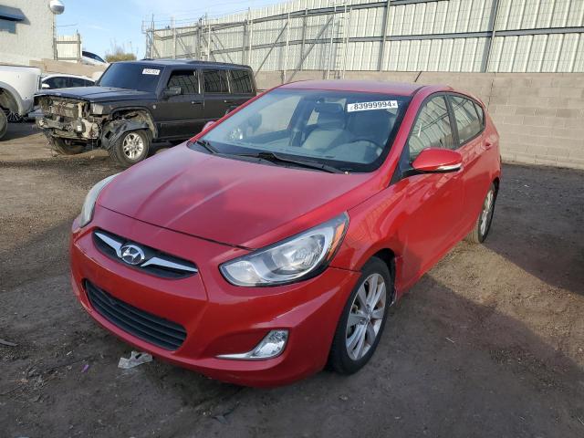  HYUNDAI ACCENT 2013 Красный