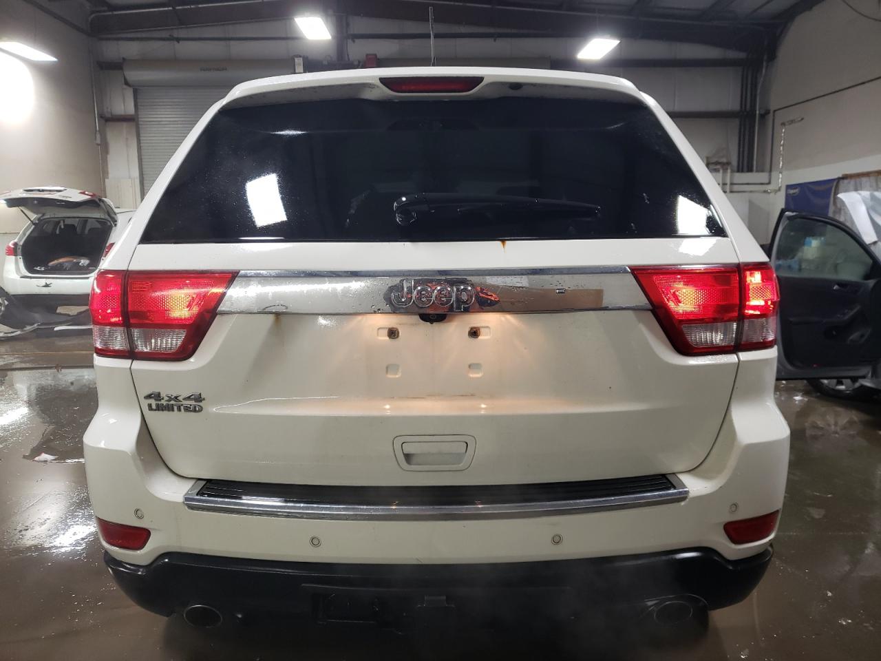 2011 Jeep Grand Cherokee - Image 6