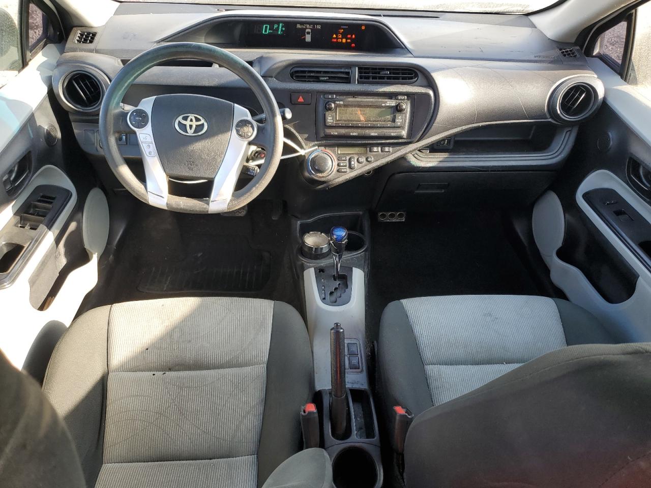 2013 Toyota Prius - Image 8