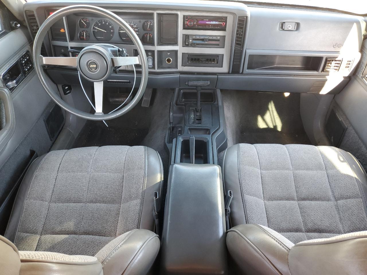 1992 Jeep Grand Cherokee - Image 8