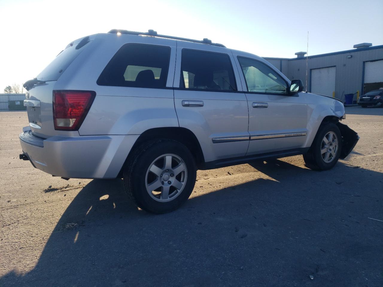 2010 Jeep Grand Cherokee - Image 3