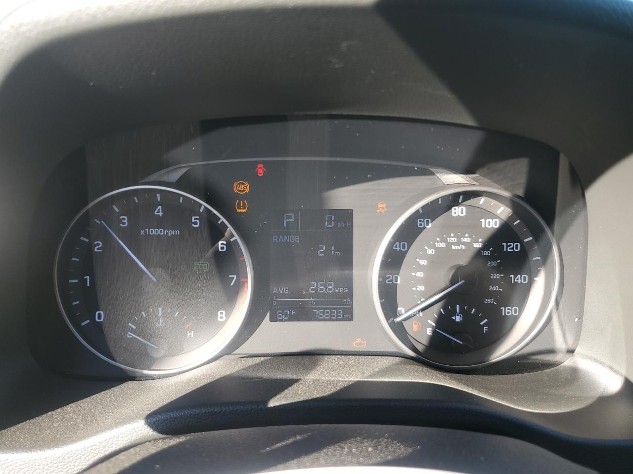 2017 Hyundai Elantra - Image 9