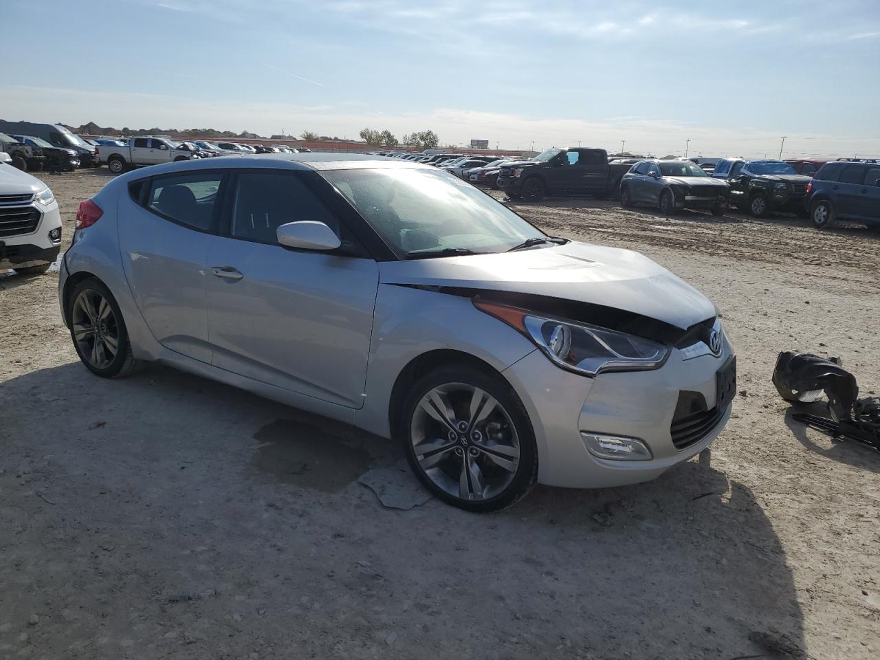 VIN KMHTC6AD8HU322782 2017 HYUNDAI VELOSTER no.4