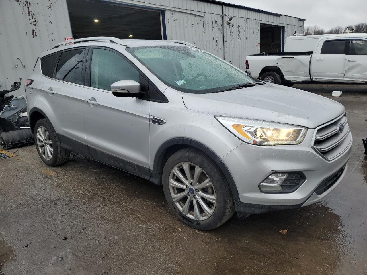 VIN 1FMCU0JD9HUC94582 2017 FORD ESCAPE no.4