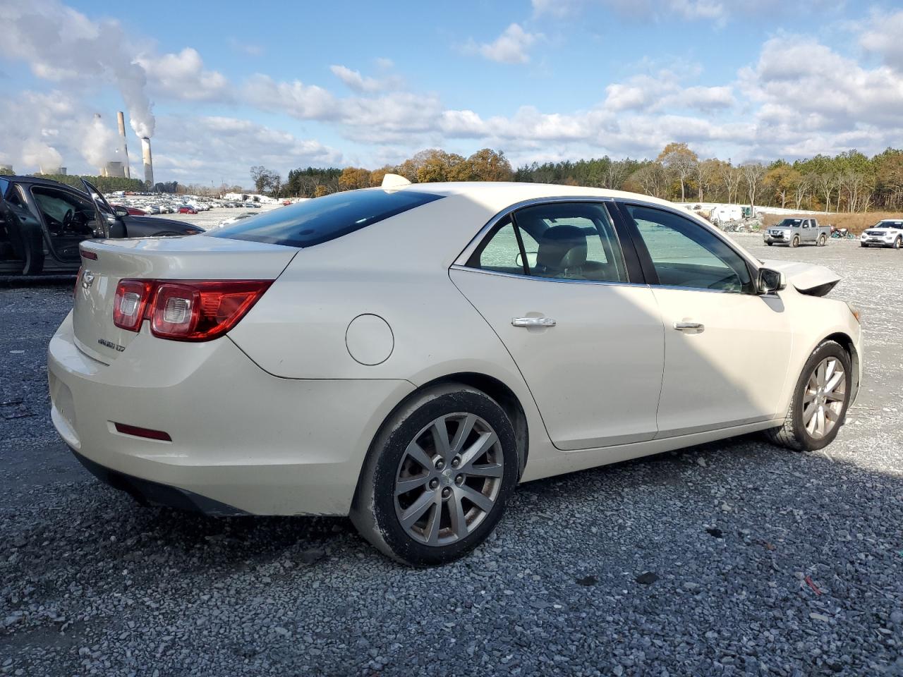 VIN 1G11H5SA7DF193453 2013 CHEVROLET MALIBU no.3