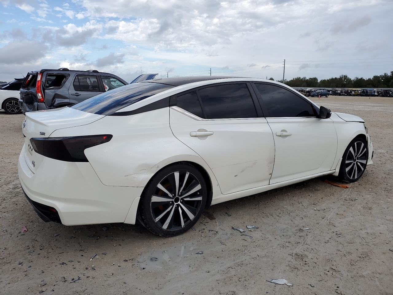 2019 Nissan Altima - Image 3