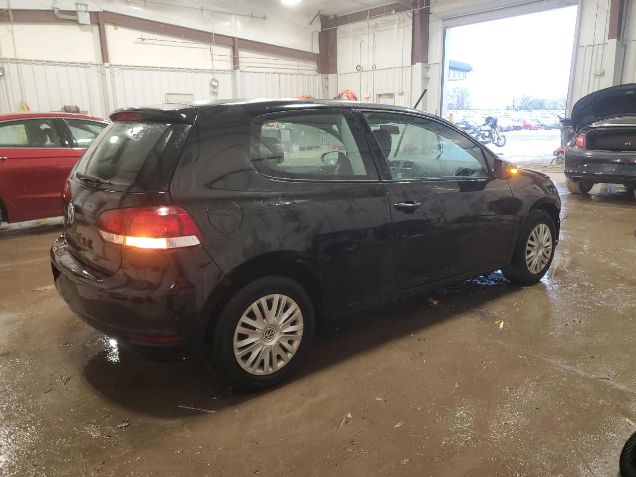 2010 Volkswagen Golf - Image 3