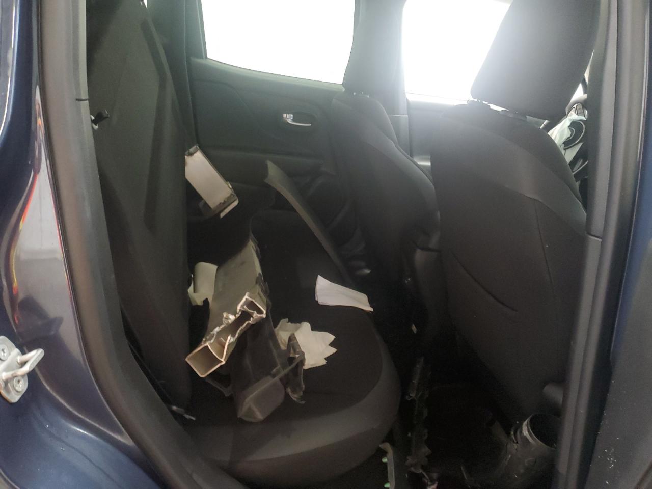 2020 Jeep Renegade - Image 11