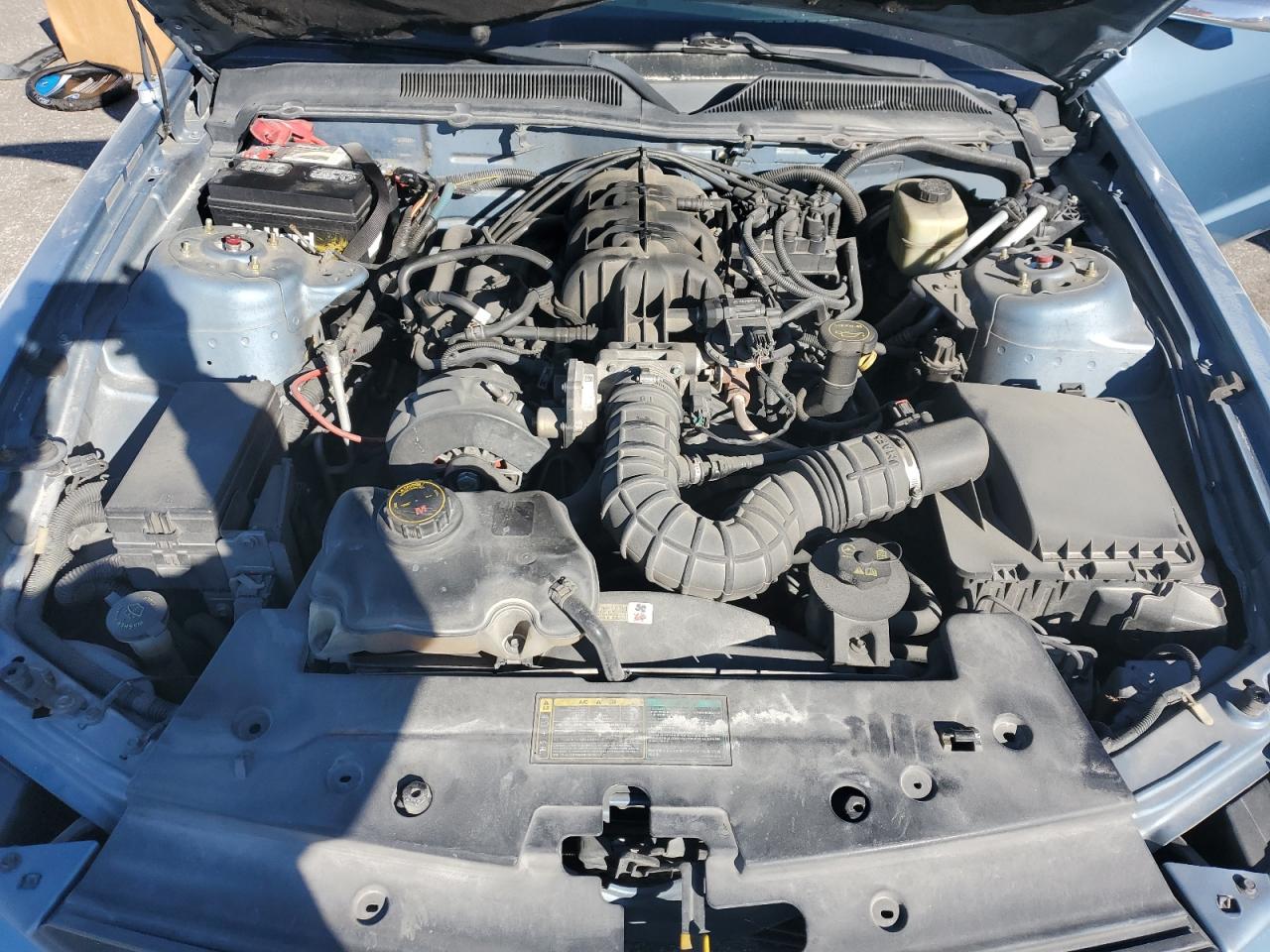 2005 Ford Mustang - Image 12