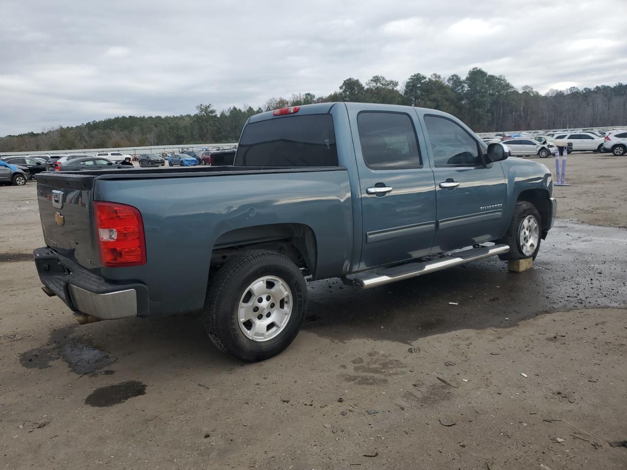 2012 Chevrolet Silverado - Image 3