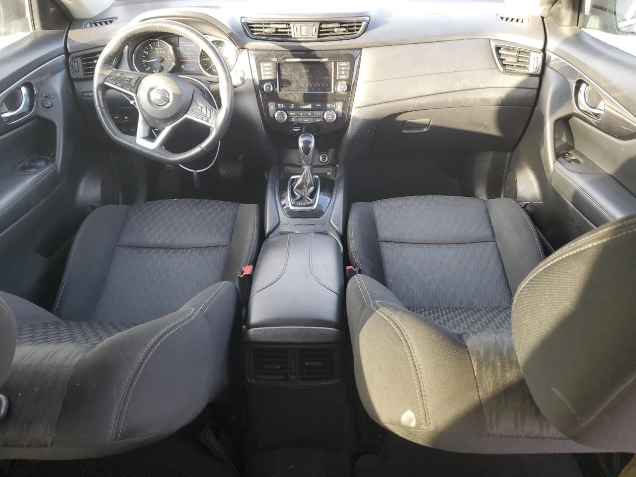 2018 Nissan Rogue - Image 8
