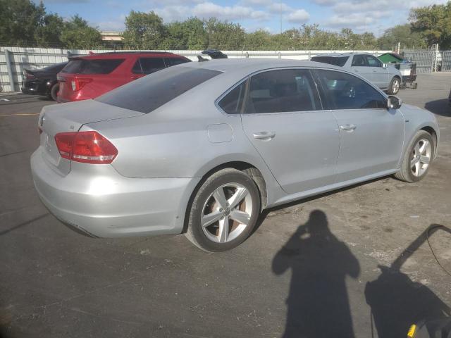 Sedans VOLKSWAGEN PASSAT 2015 tan