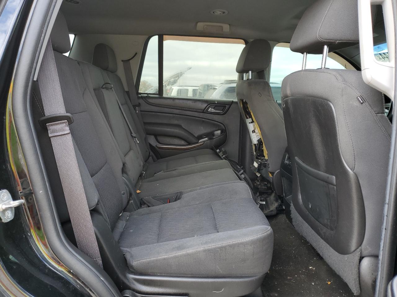 2015 Chevrolet Tahoe C1500 Ls VIN: 1GNSCAKC2FR588685 Lot: 85131644