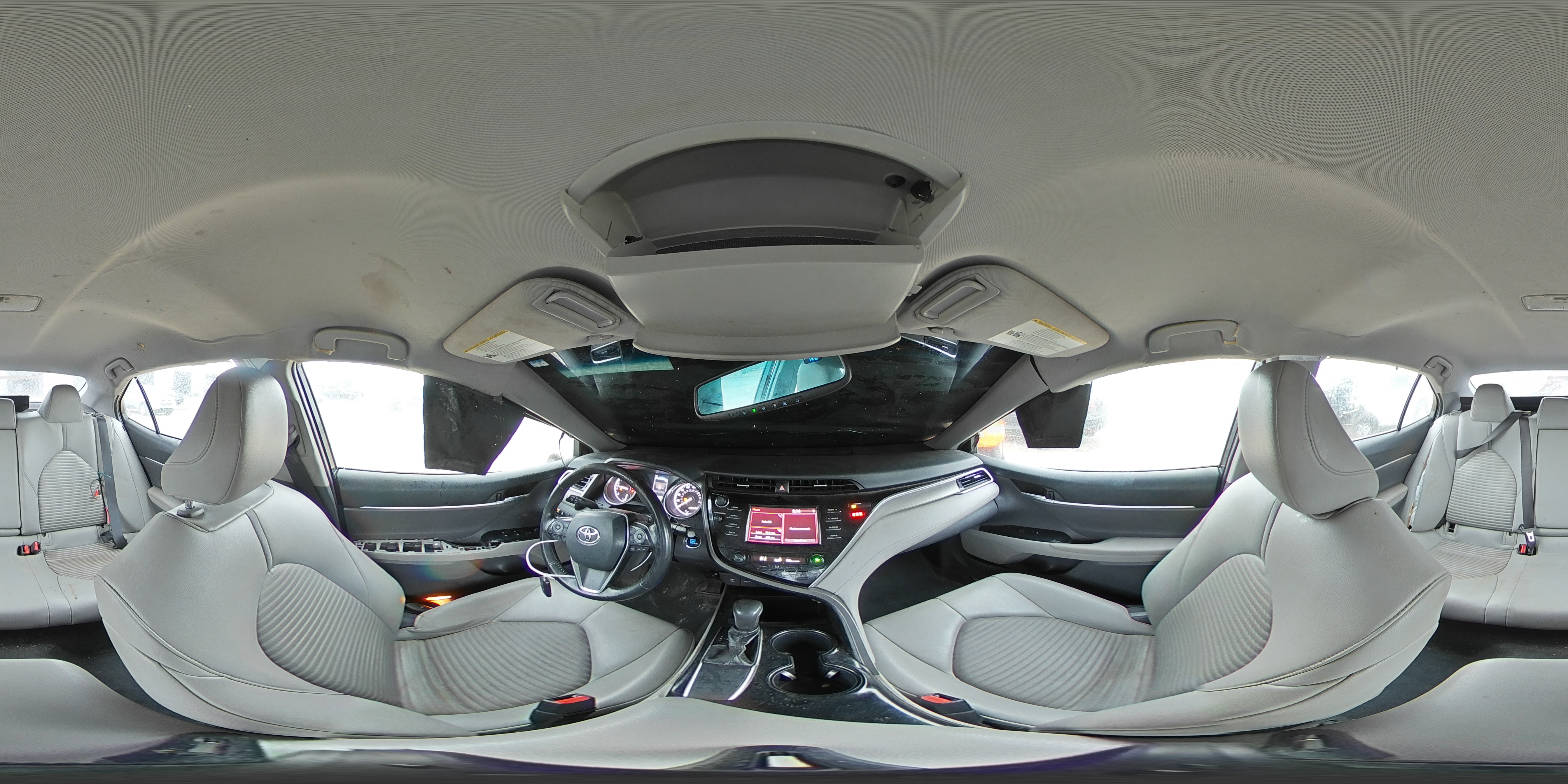 2018 Toyota Camry - Image 12