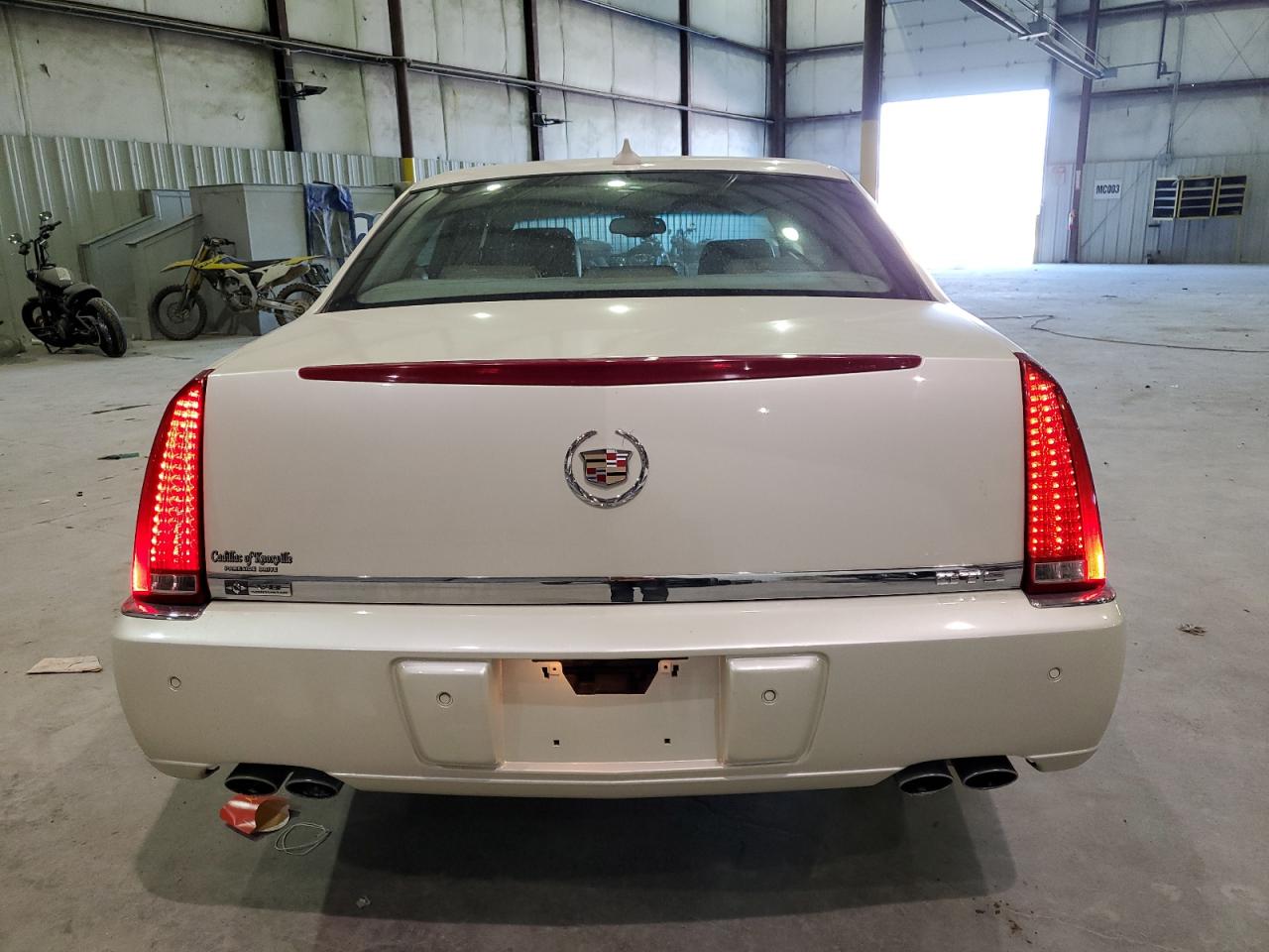 2011 Cadillac DTS - Image 6