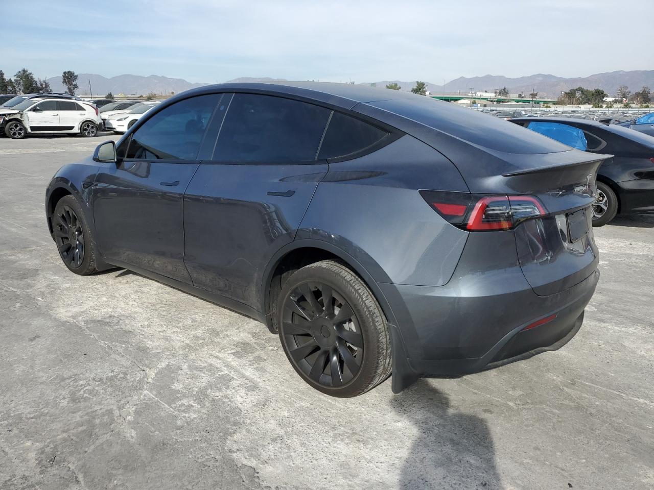 VIN 7SAYGDEE8PF639252 2023 TESLA MODEL Y no.2